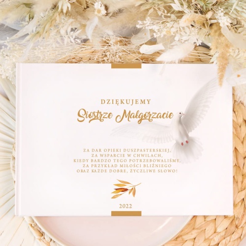 Księga kronika pamiątkowa na podziękowanie dla księdza, katechetki siostry zakonnej