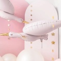 Dekoracja wnętrza na Baby Shower. Balon foliowy w kształcie bociana.