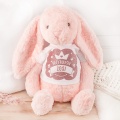 Pluszowy różowy zajączek w ubranku, na którym umieścimy imię dziecka
