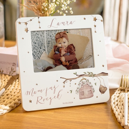 Ramka na zdjęcie dziecka z imieniem i datą - prezent dla dziewczynki z okazji roczku.