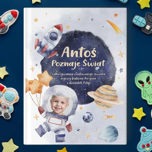 KSIĄŻKA wiedzy ze zdjęciem dziecka na okładce