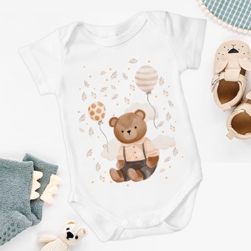 Body niemowlęce w białym kolorze z grafiką misia.