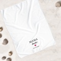 Ręcznik personalizowany dla mamy. Ręczniczek w białym kolorze z czerwonym sercem.