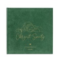 Personalizowany album welurowy na Chrzest Święty dziecka.