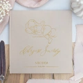 Księga welurowa z personalizowaną okładką i grafiką śpiącego dziecka. Prezent na Chrzest Święty.