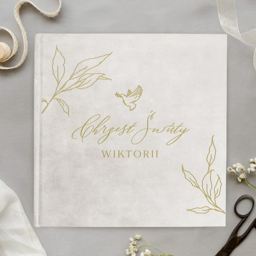 Album i księga 2w1 na chrzest, welurowa okładka z grawerowaną personalizacją