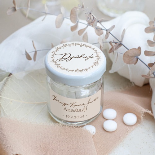 Podziękowanie dla gości Komunii. Słoiczek do wypełnienia z personalizowanymi etykietami.