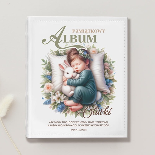 Album dla małego dziecka z imieniem. Pamiątka na narodziny.