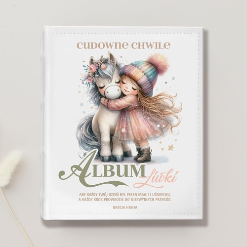 Album dla dziewczynki z konikiem. Personalizowany album na zdjęcia dziecka.
