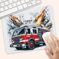 Personalizowana podkładka pod myszkę z czerwonym wozem strażackim i imieniem dziecka