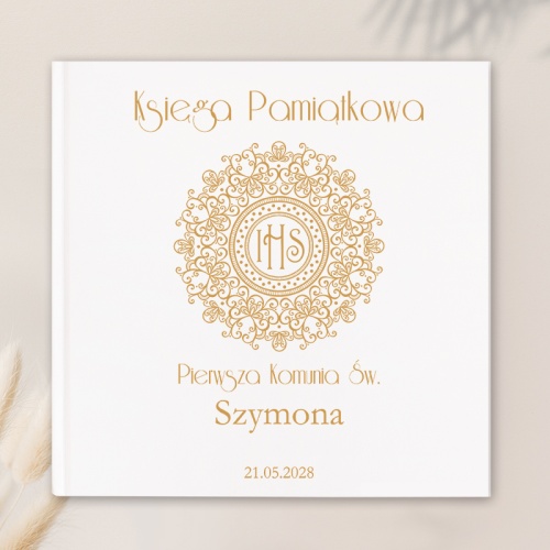 Personalizowana księga gości na Komunię.