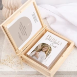 BIBLIA Komunijna ze Zdjęciem na Okładce w Drewnianym Pudełku