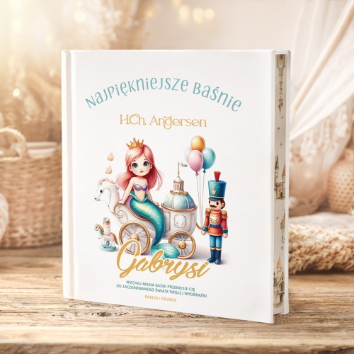 Książka z baśniami na urodzinki. Baśnie z imieniem dziecka na okładce.