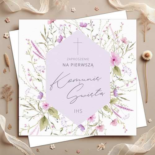 Zaproszenia komunijne z motywem kwiatów.