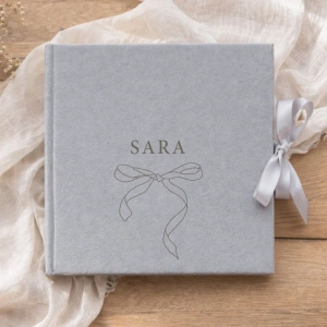 Personalizowany ALBUM Welurowy na Zdjęcia Wklejane Kokarda