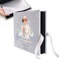 Personalizowany album komunijny na Komunię chłopca. Welurowa okładka kolorowa grafika i personalizacja.
