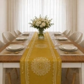 Bieżnik komunijny w złotym kolorze z motywem IHS.