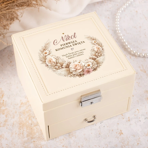 Personalizowana szkatułka na biżuterię dla dziewczyny na Komunię.
