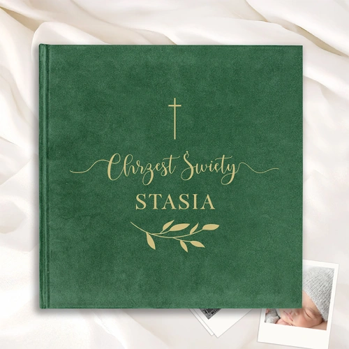 Welurowy album na Chrzest Święty w kolorze zielonym z personalizacją imienia dziecka