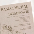 Welurowy album dla Dziadków z personalizowanymi imionami na okładce.
