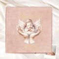 Album na Chrzest Święty z ilustracją śpiącego aniołka i personalizacją.