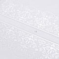 Wykonana z najwyższą starannością księga gości komunijnych. Niezwykle eleganckie zdobienia.