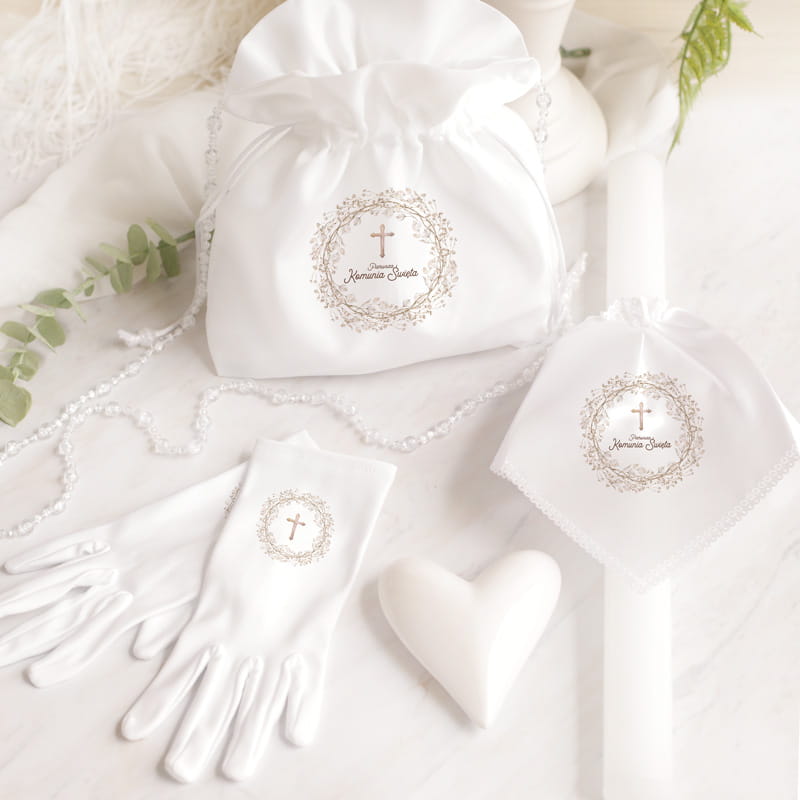 Zestaw dodatków do alby komunijnej dla dziewczynki rękawiczki i torebka