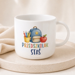 Jakie kubki plastikowe wybrać dla przedszkolaka do przedszkola?